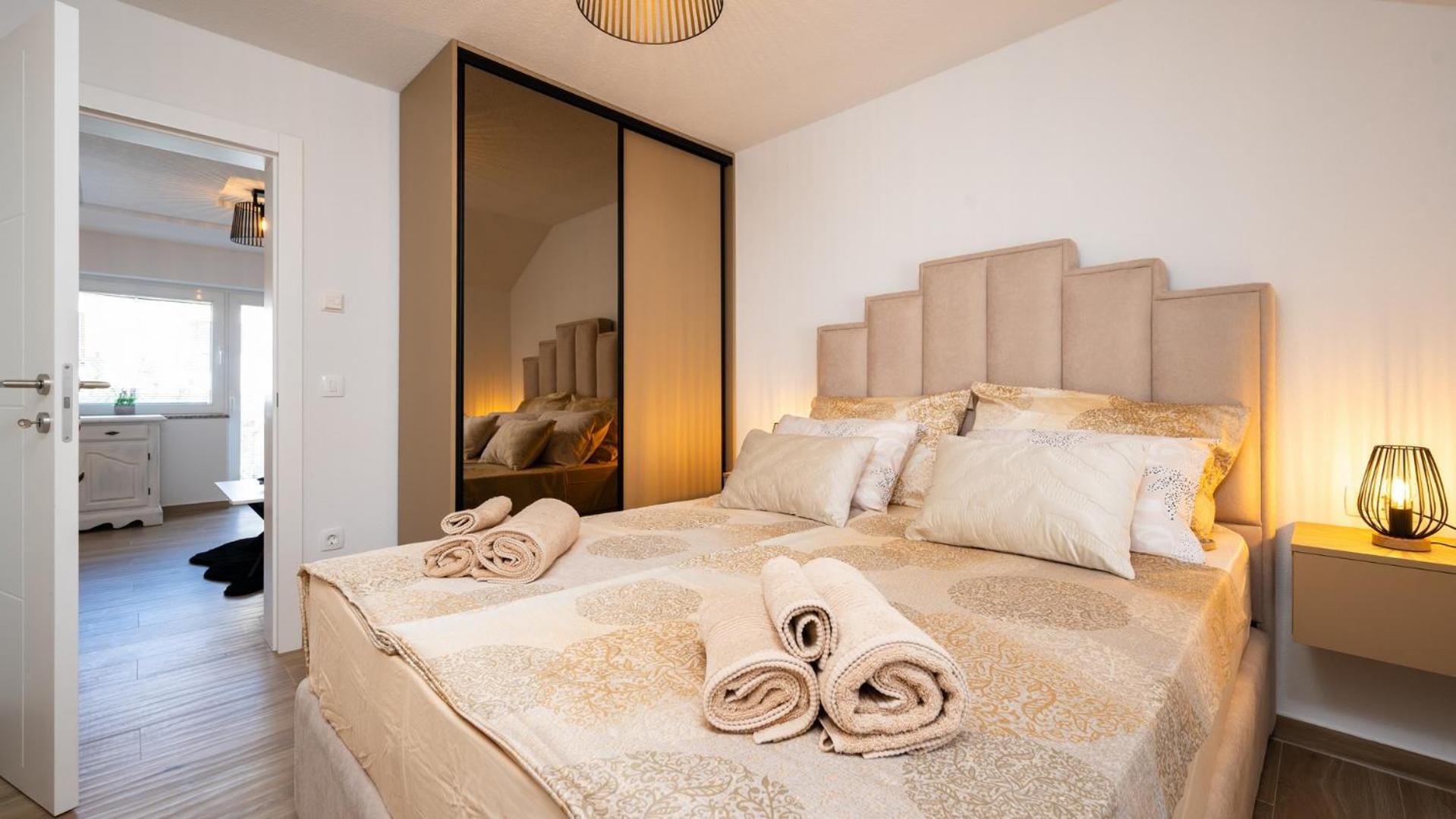 Apartments Summer Трогір Екстер'єр фото